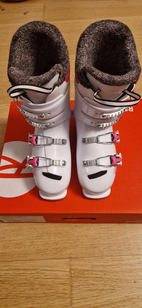 Lyžiarky 24.0, osobne ba, nm, dk, rossignol,24