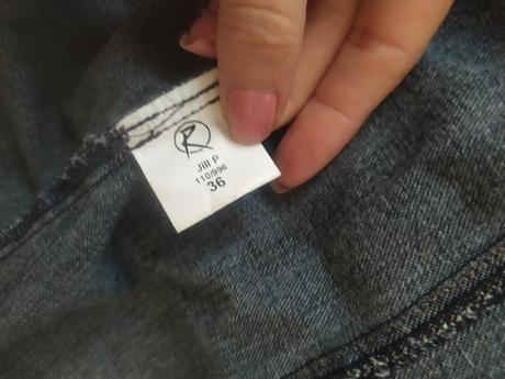 Riflova bunda znackova z kozusinkou  raz oblecena, s