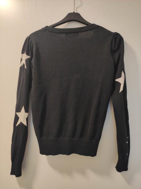 Svetrik s hviezdickami, s