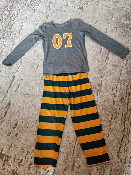 Pyžamo 140, sinsay,140