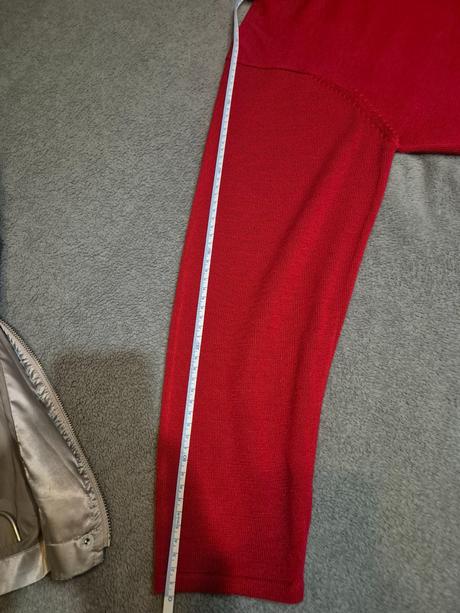 Dámsky pulóver červený so striebornými prackami xl, xl