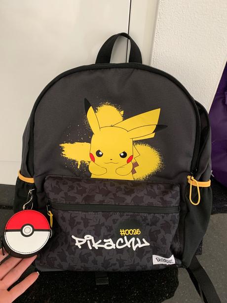 Ruksak pikachu pikémon zn.zara s pripnutou peňažen, zara