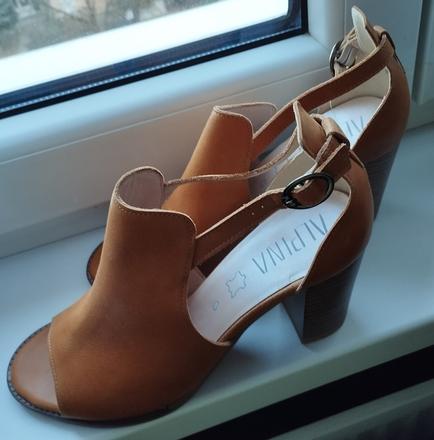 Celokožené sandále, 38