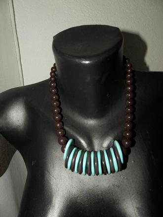 Hnedo-tyrkysový náhrdelník,