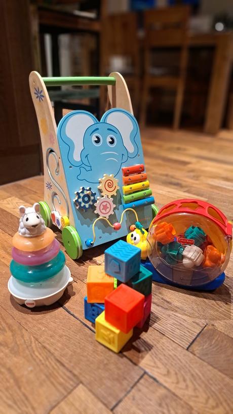 Drevené interaktívne chodítko +hračky, 