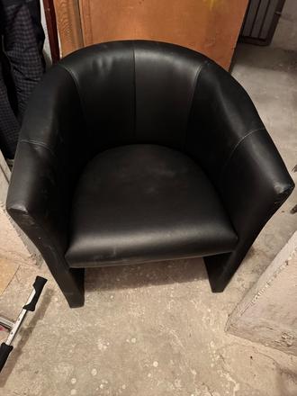 4 klubové kreslá, 
