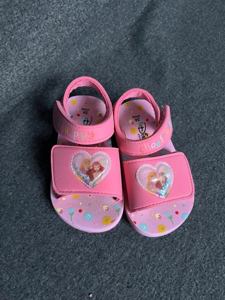 Sandálky, sinsay,26