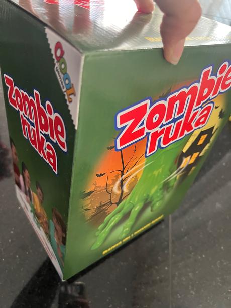 Zombie ruka hra, 
