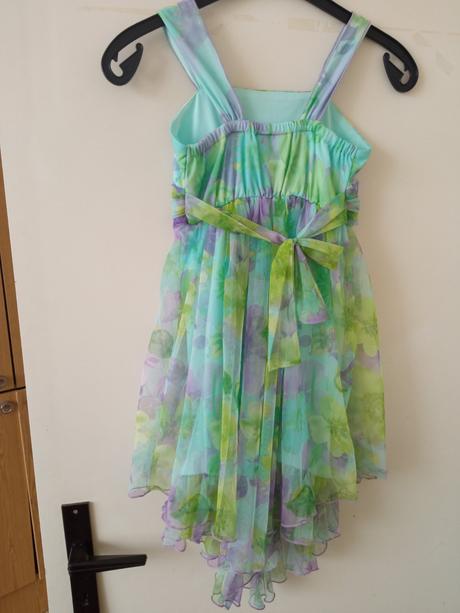 Spoločenské kvetinové asymetrické šaty, 128