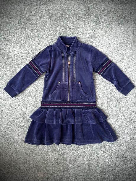 Velúrové zimné šaty, 104