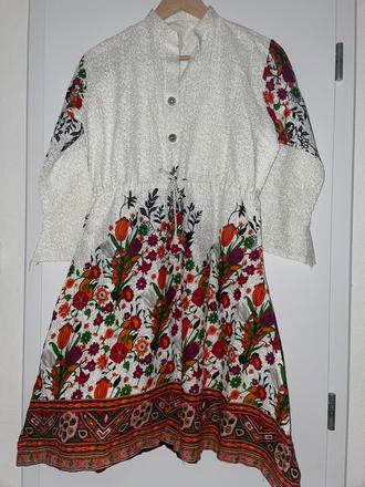 Pakistanské šaty, s