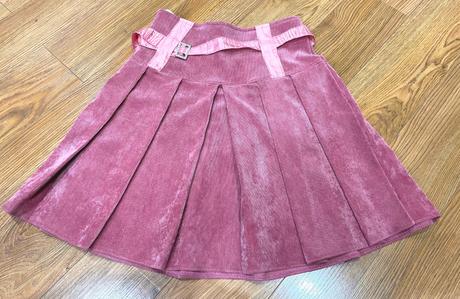 Menčestrová sukňa, 146