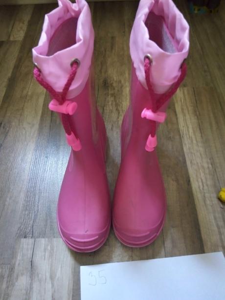Ružove gumaky do dažda, 35