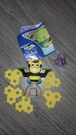 Kinder maxi vcielka,