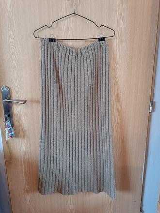 Hrubšia rebrovaná sukňa,
