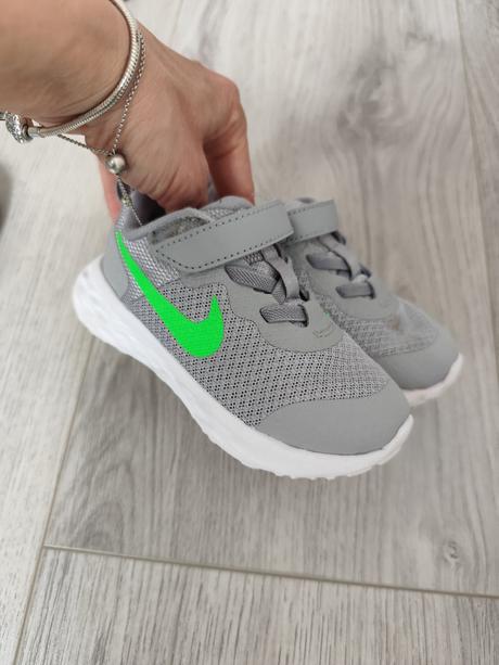 Nike tenisky, nike,23