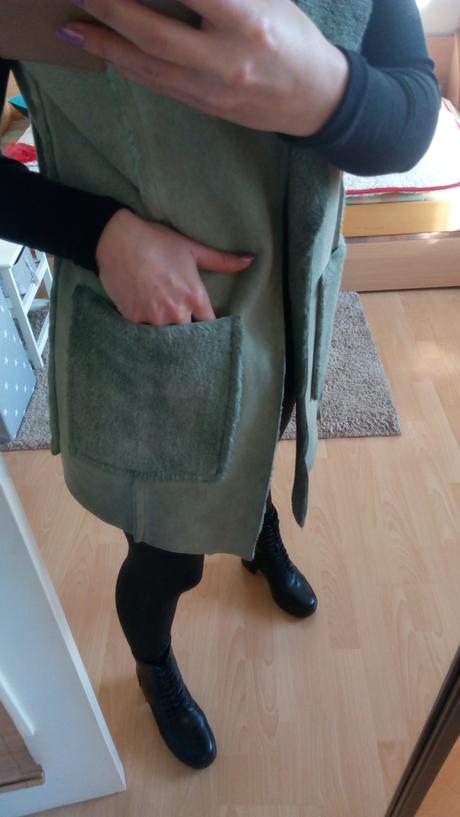 Teplá dámska vesta s kapucnou, s