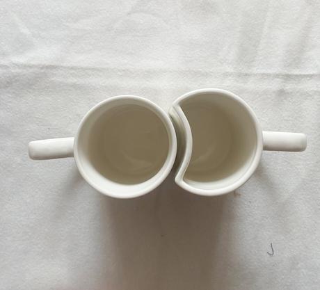 Sada šálok meniacich farbu, 