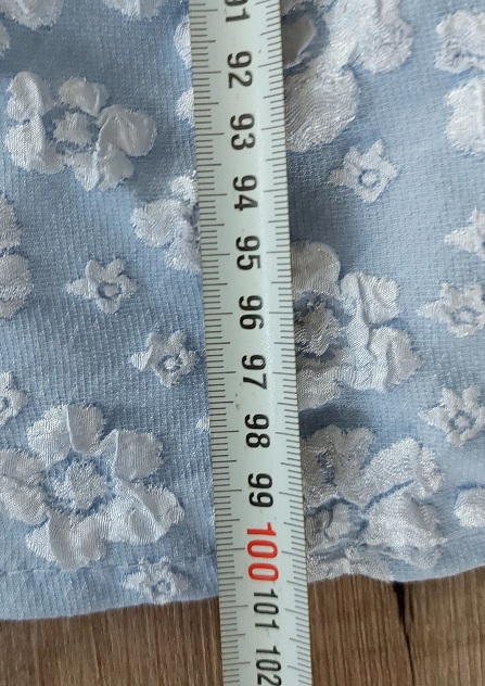 Bledomodré spoločenské šaty s opaskom, 38