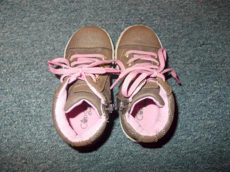 Pekné topanočky, 23