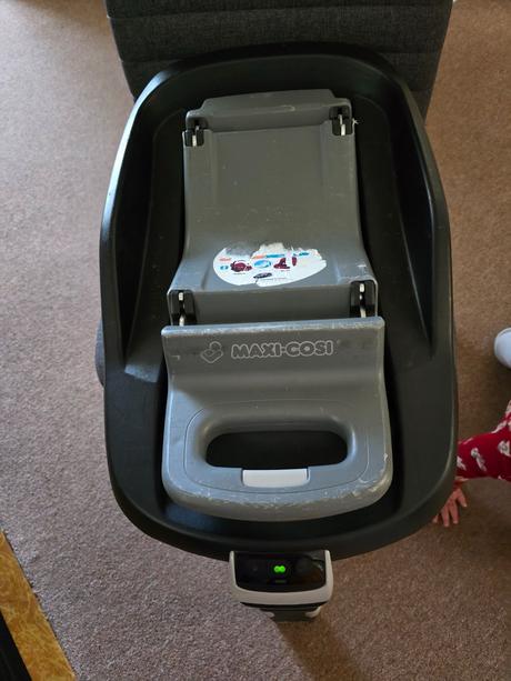 Vajicko a isofix zakladna, maxi cosi