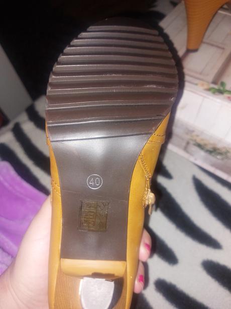 Elegantné topánky na opätku, 40