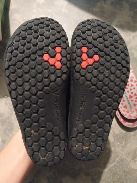 Kožené tenisky vivobarefoot neo velcro leather 29, vivobarefoot,29