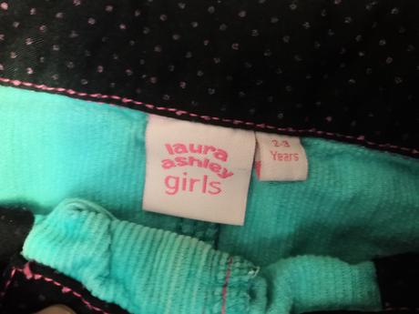 Dievčenska sukňa, 98