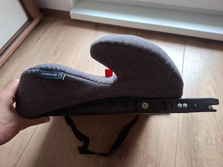 Podsedak s isofix,