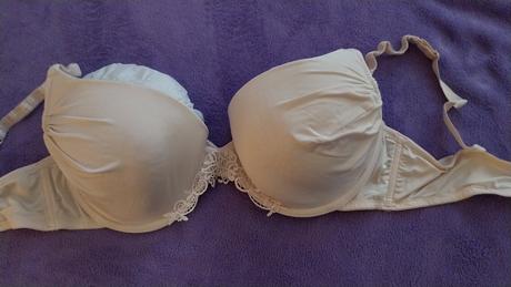 Podprsenka zn. hunkemöller 85c s riasením, 85c