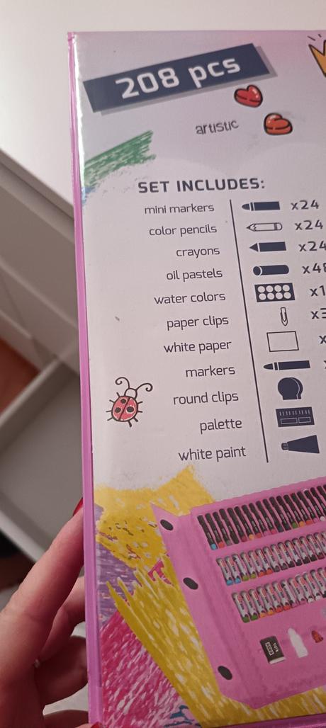 Obrovský kufrík s množstvom farbičiek,fixiek,