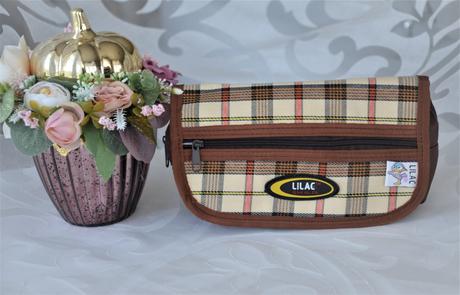 Hnedá kozmetická taštička,