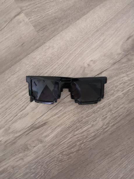 Detské slnečné okuliare, reserved