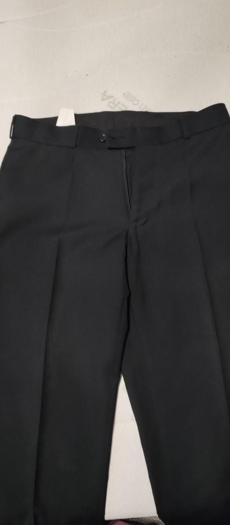 Spolocenske nohavice, 44