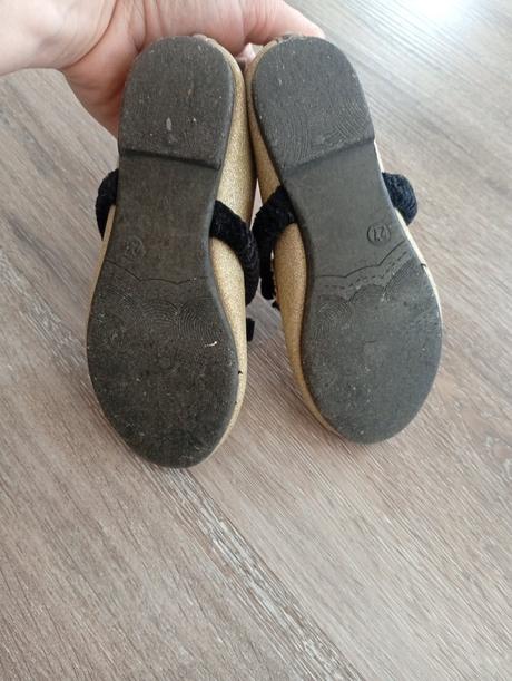 Zlaté balerínky, 27