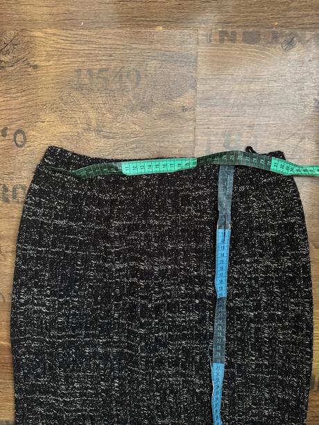 Vlnená sukňa handmade, s