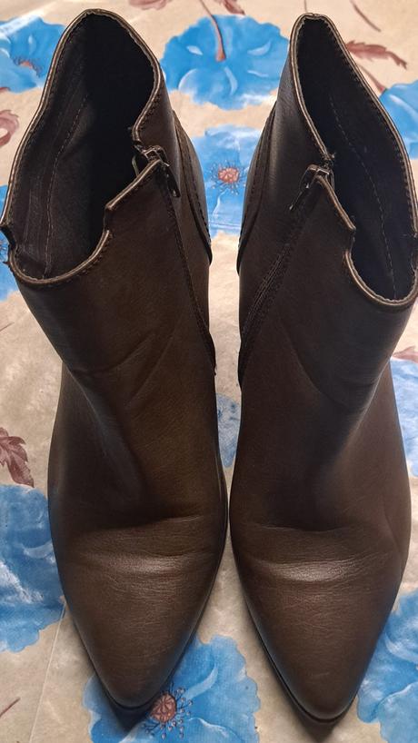 Dámske kožené čižmičky na opätku, 41