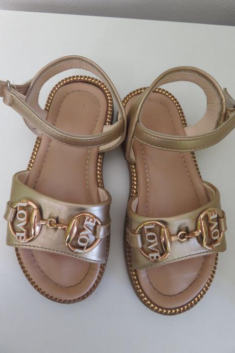 Zlaté sandálky + cvičky gratis, 29