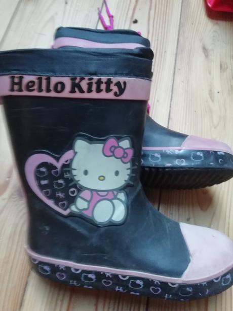 Gumáky hello kitty, 27