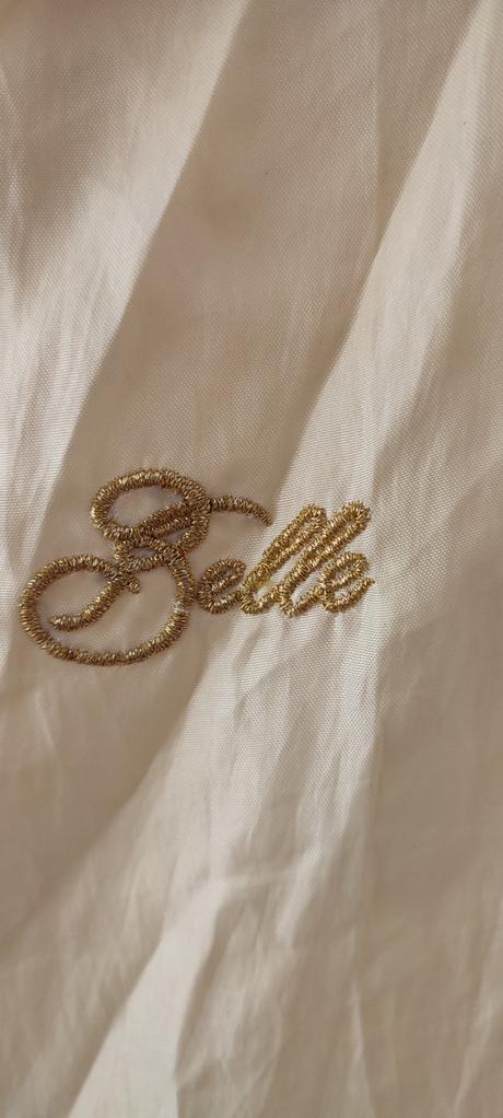 Šaty na karneval belle,