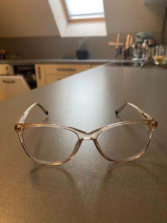 Okuliare z modrym sklom,