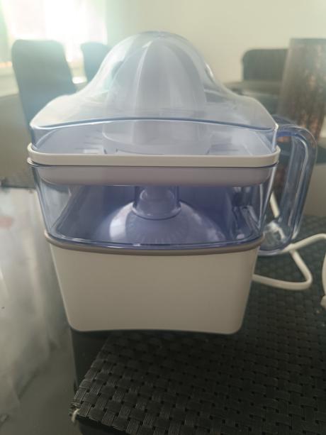 Elektrický odšťavovač na citrusy home essentials, 