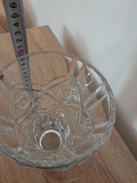 Brúsená kryštálová váza,