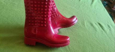 Červené gumáky, 38