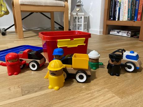 Drevene auticka ikea v boxe, 