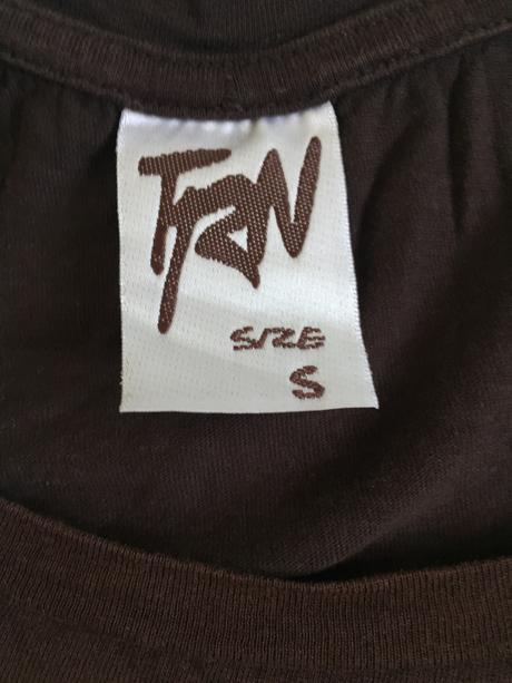 Hnedé tričko s krátkym rukávom, s