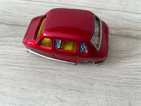 Retro autíčko mf993,