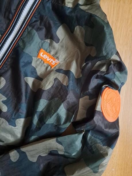 Maskáčová bunda, levis,110