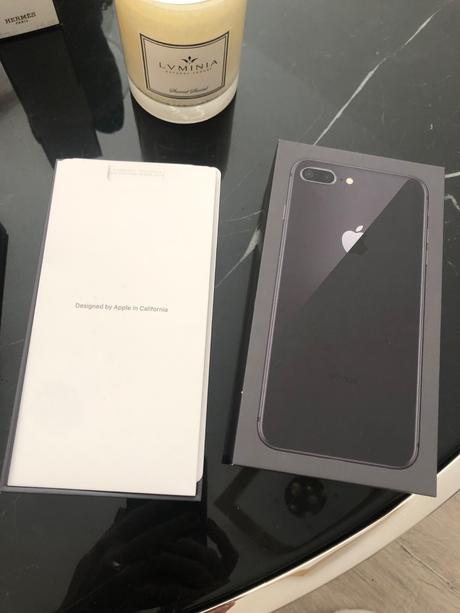 Iphone 8plus s obalom a retiazkou na rameno/krk, apple