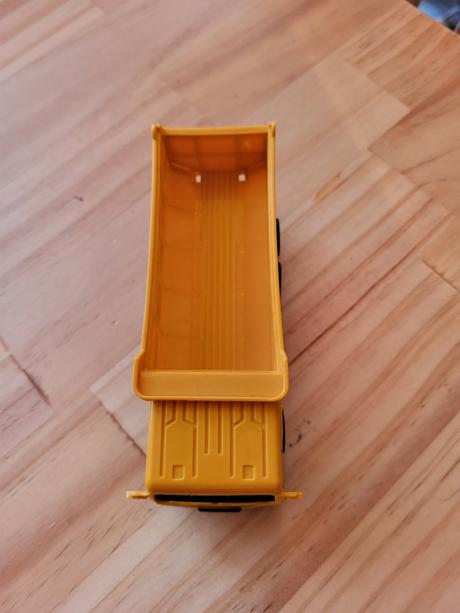 Nákladný sklápač zo sady vergionic 2412, 